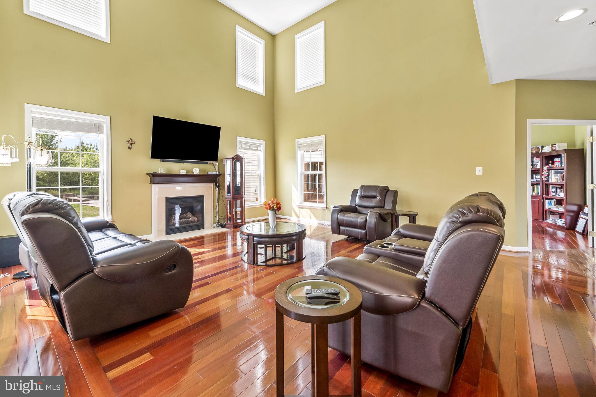 WILSHIRE-PLAT FIVE> - Residential