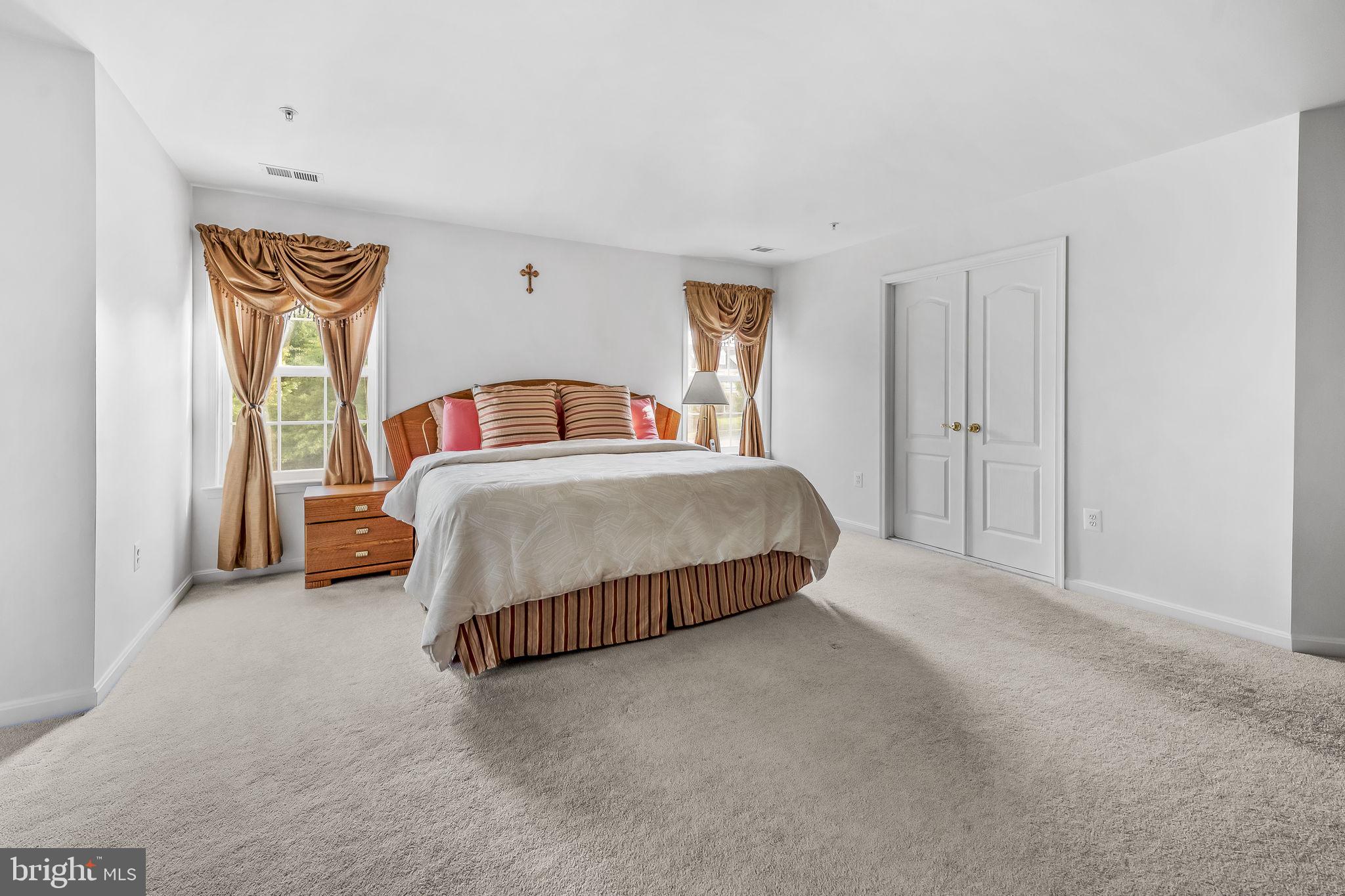 WILSHIRE-PLAT FIVE> - Residential