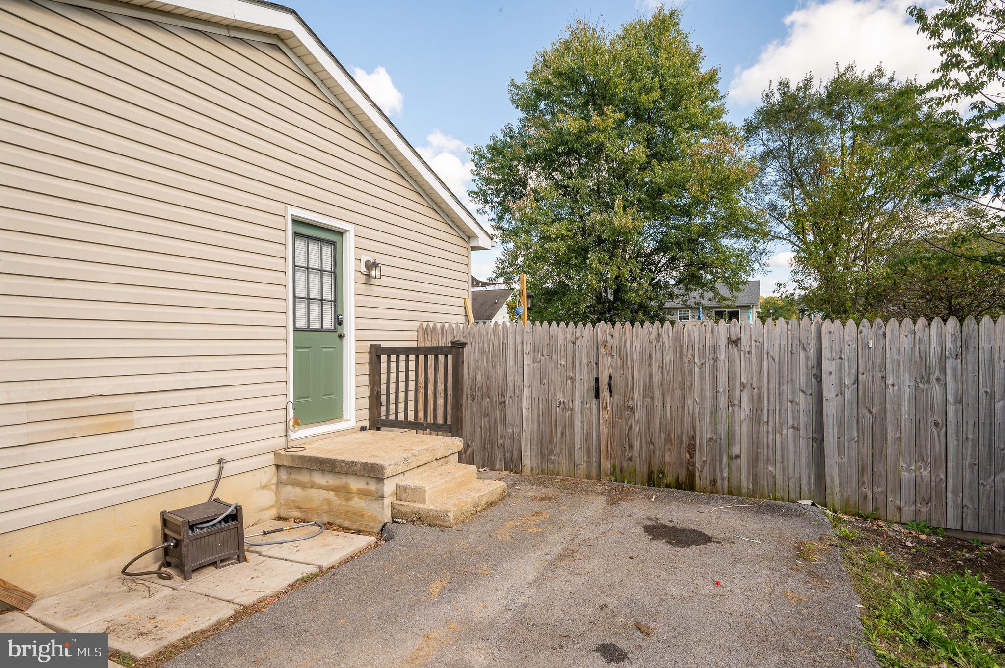 SPRINGFIELD VILLAGE - Residential