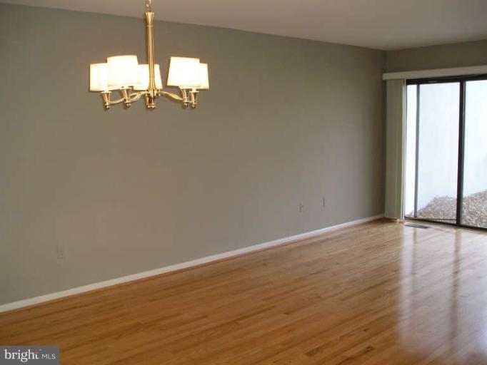 RESTON - Residential Lease