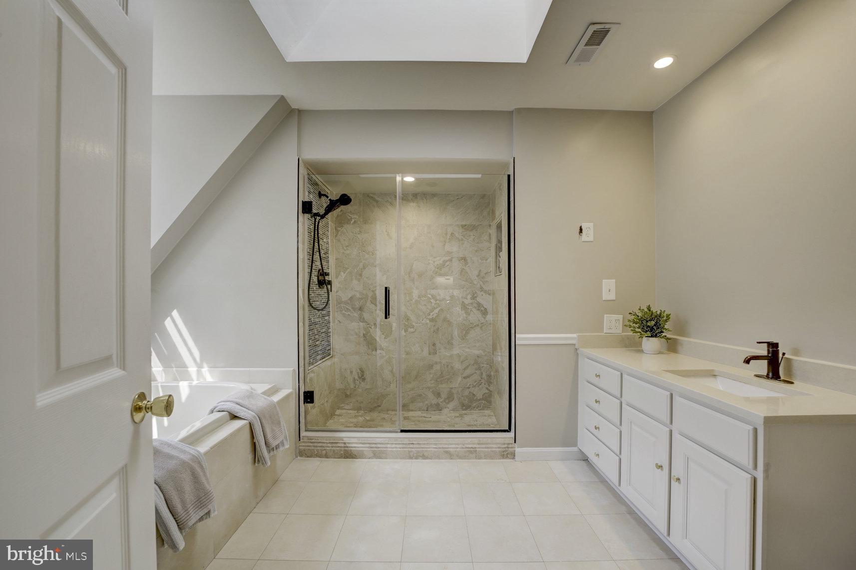 POTOMAC VILLAGE - Residential