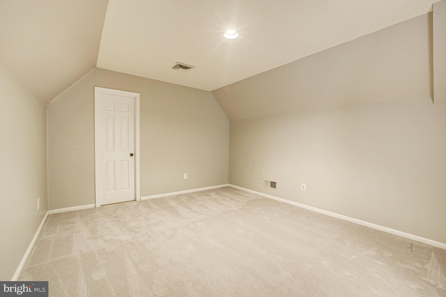 POTOMAC VILLAGE - Residential