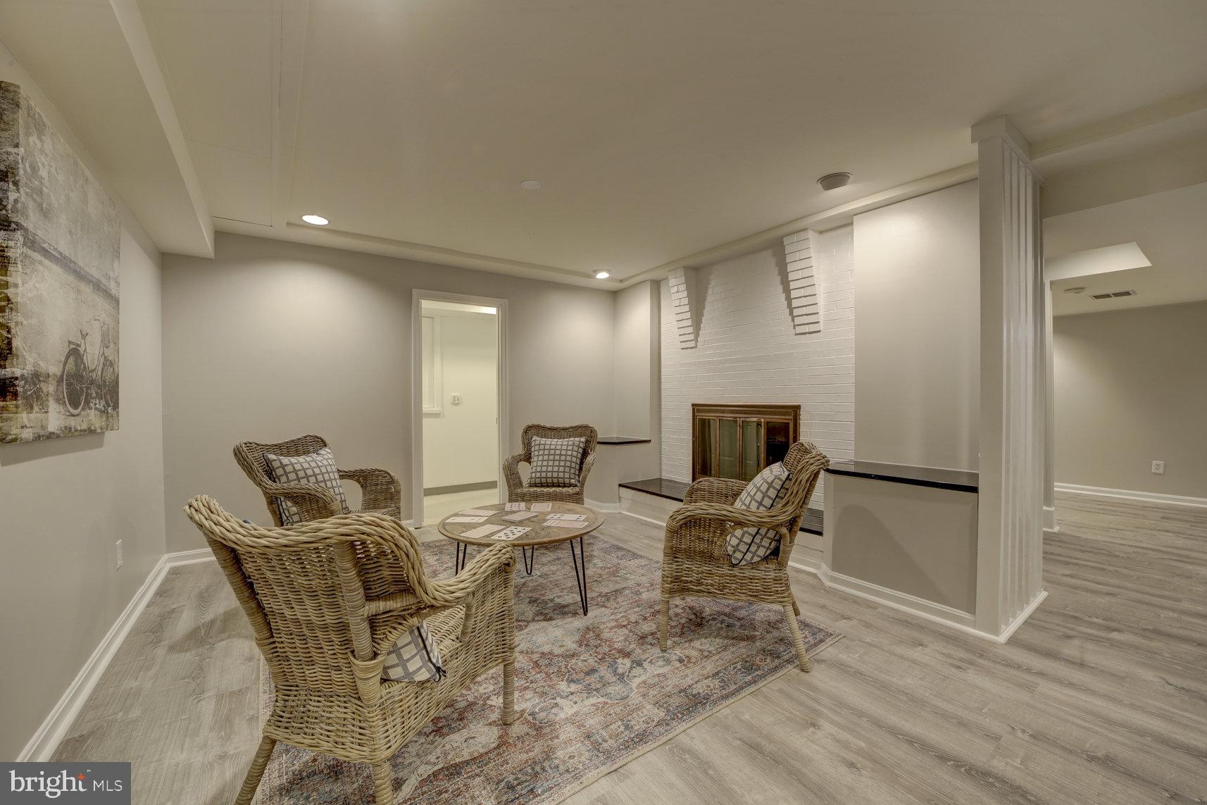 POTOMAC VILLAGE - Residential