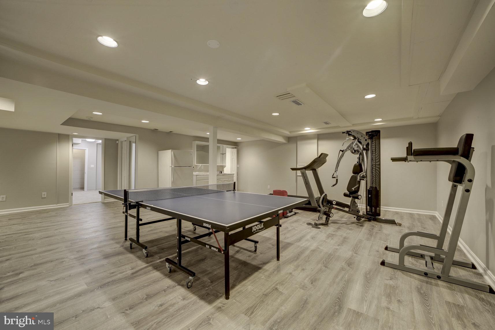 POTOMAC VILLAGE - Residential