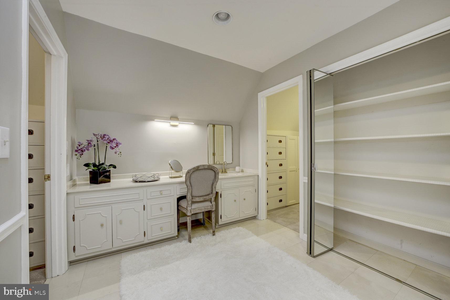 POTOMAC VILLAGE - Residential