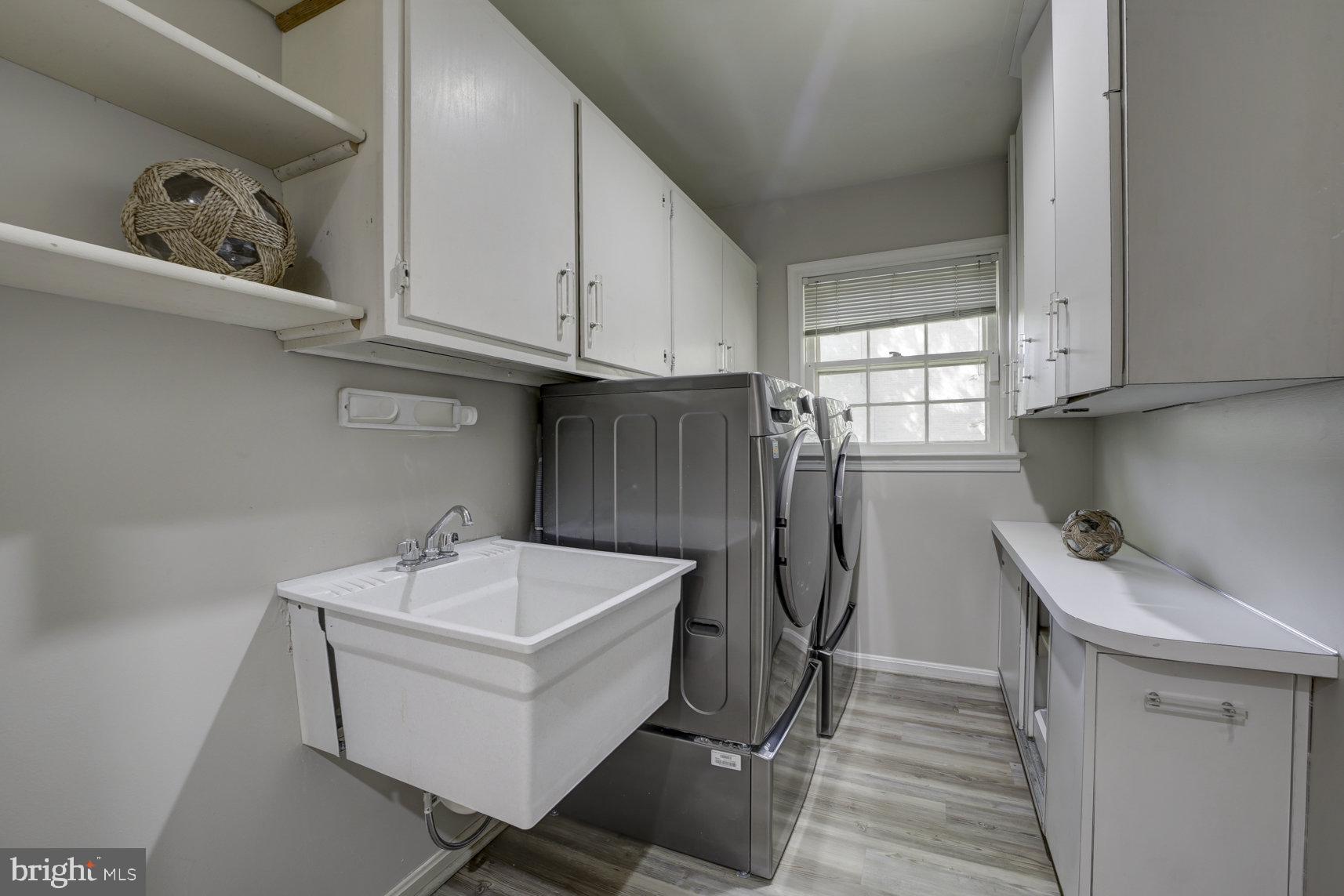 POTOMAC VILLAGE - Residential