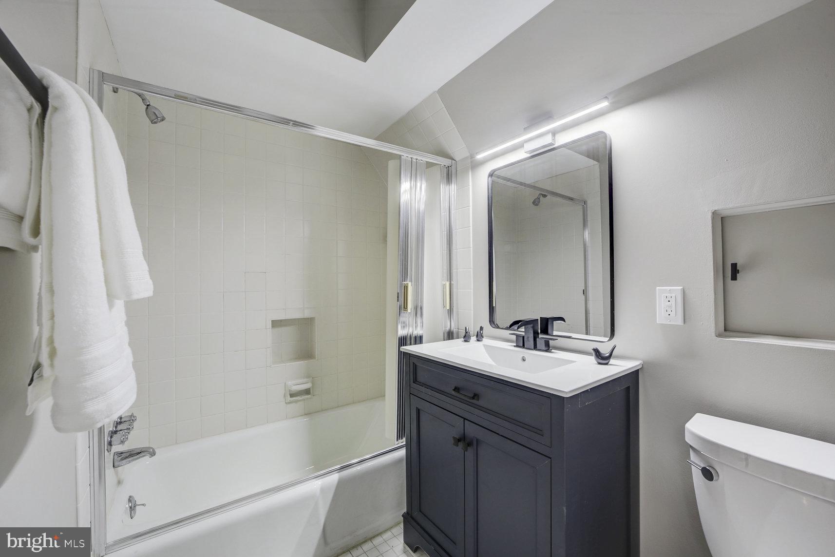 POTOMAC VILLAGE - Residential