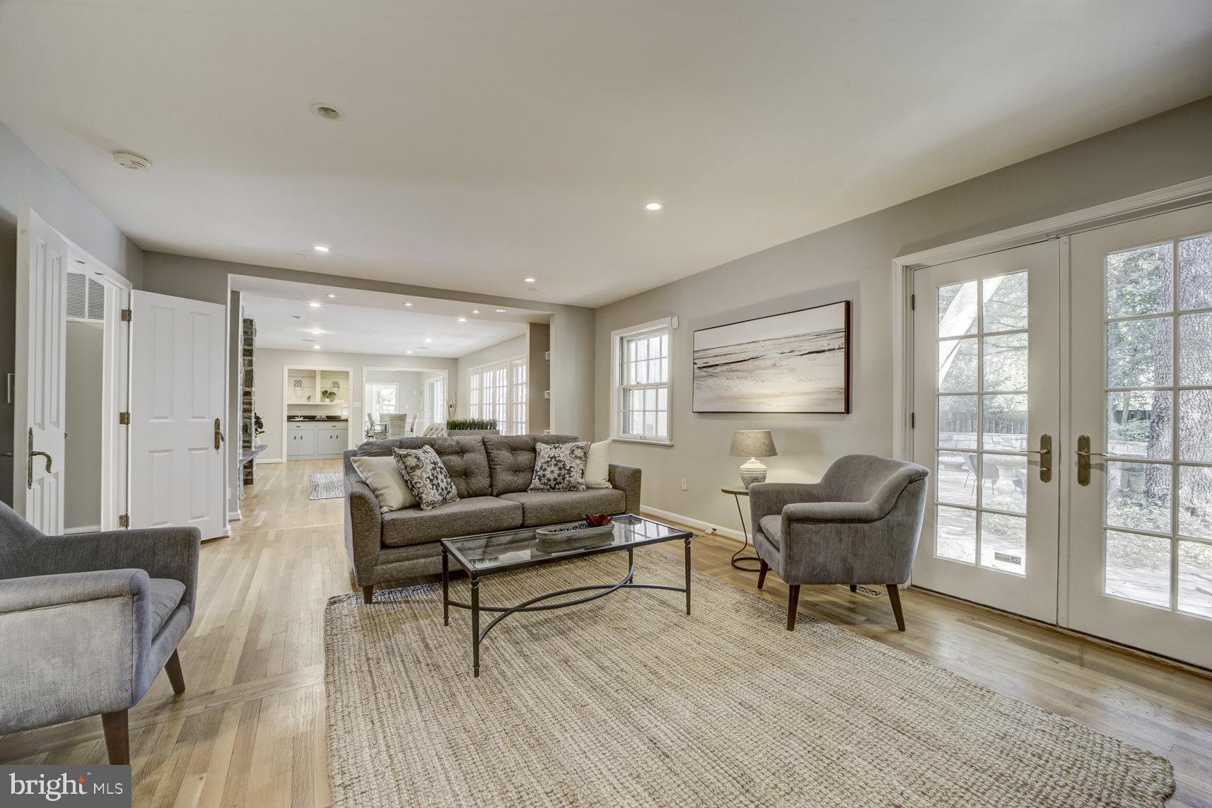 POTOMAC VILLAGE - Residential