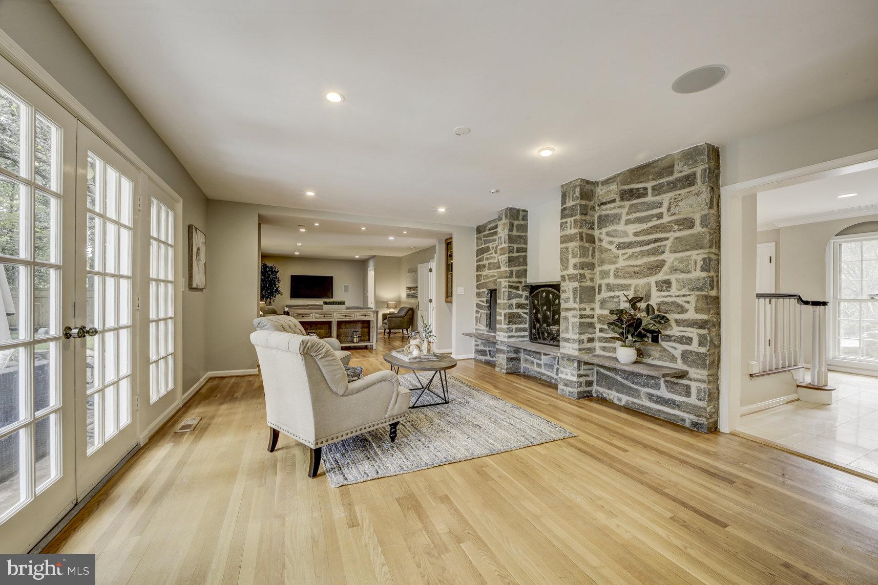 POTOMAC VILLAGE - Residential