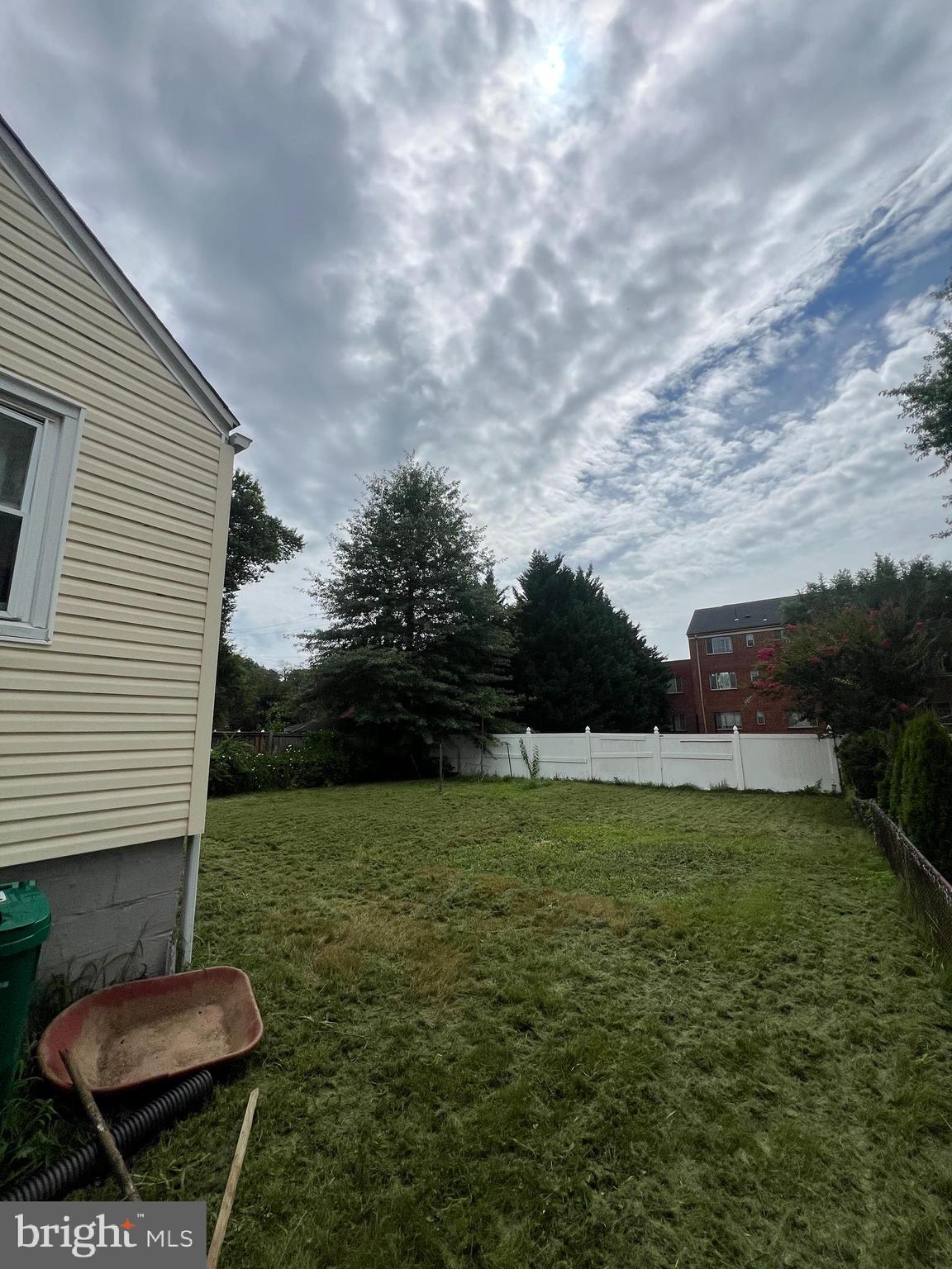 5633 JAMESTOWN ROAD