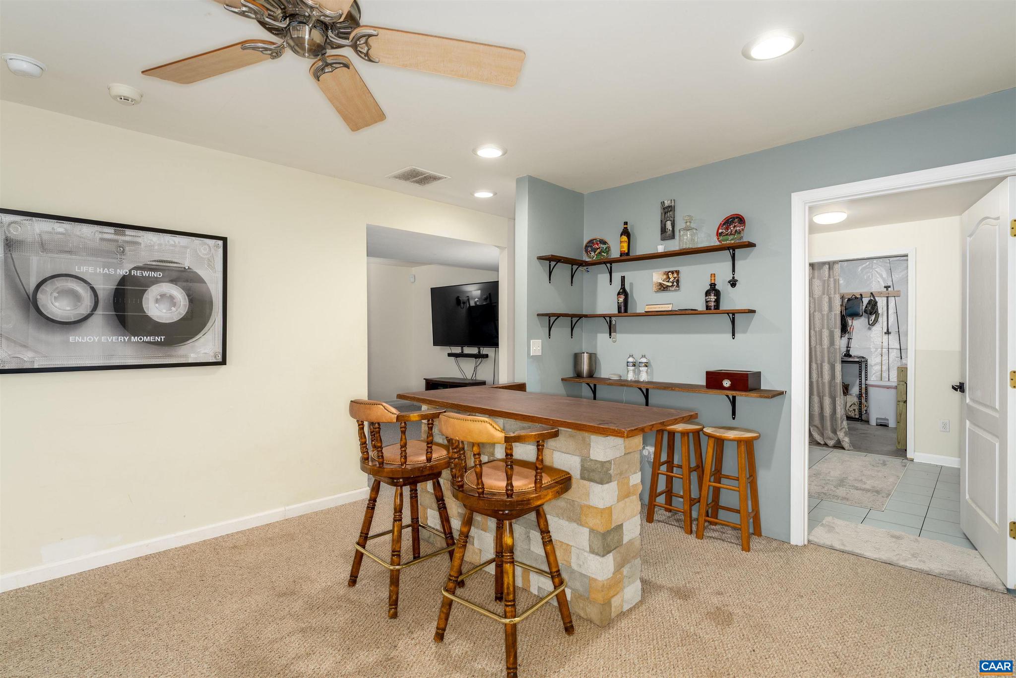 LAKE MONTICELLO - Residential