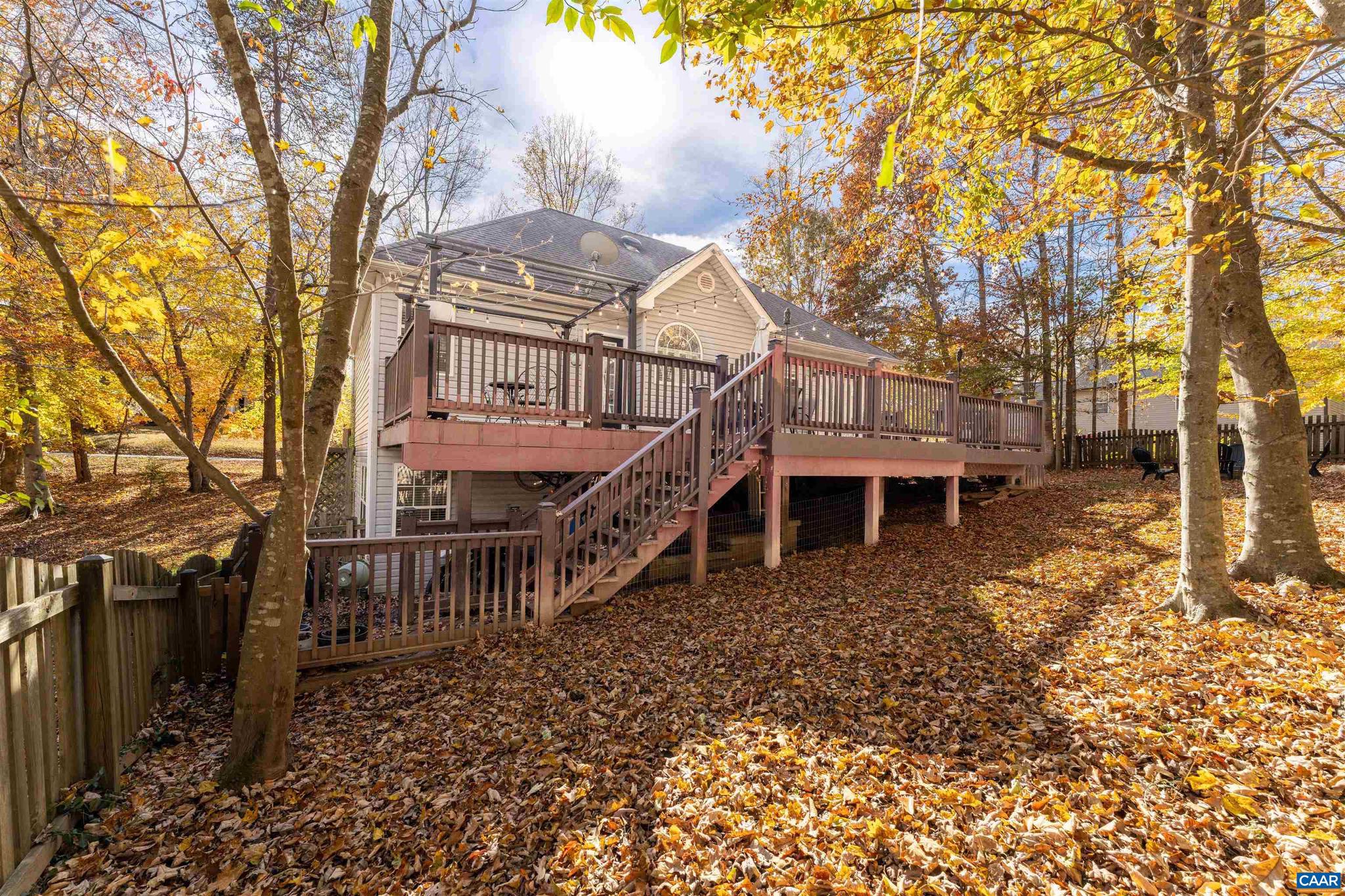 LAKE MONTICELLO - Residential