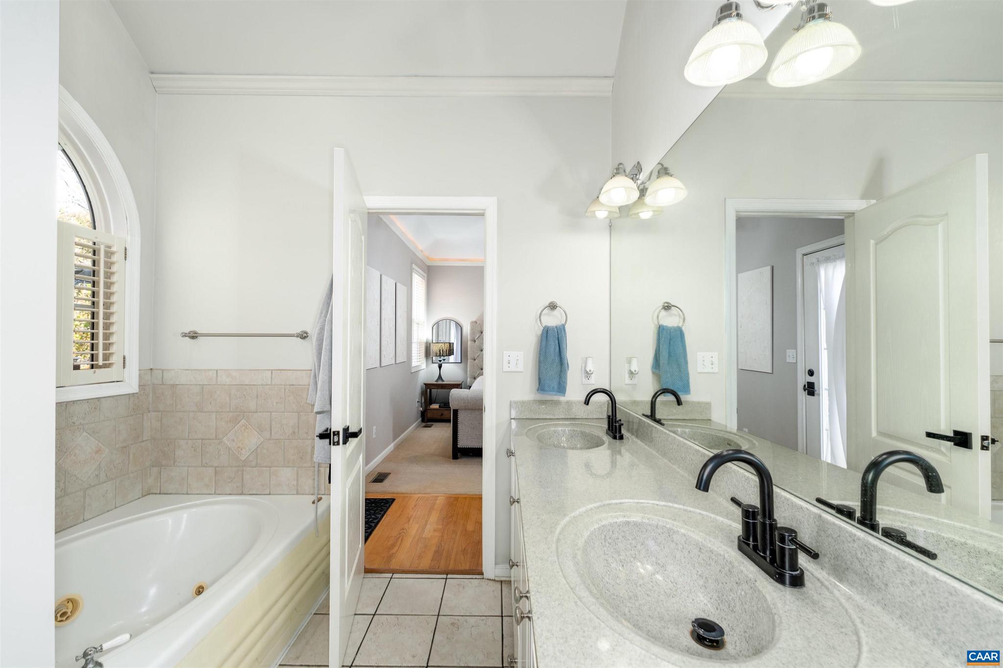 LAKE MONTICELLO - Residential