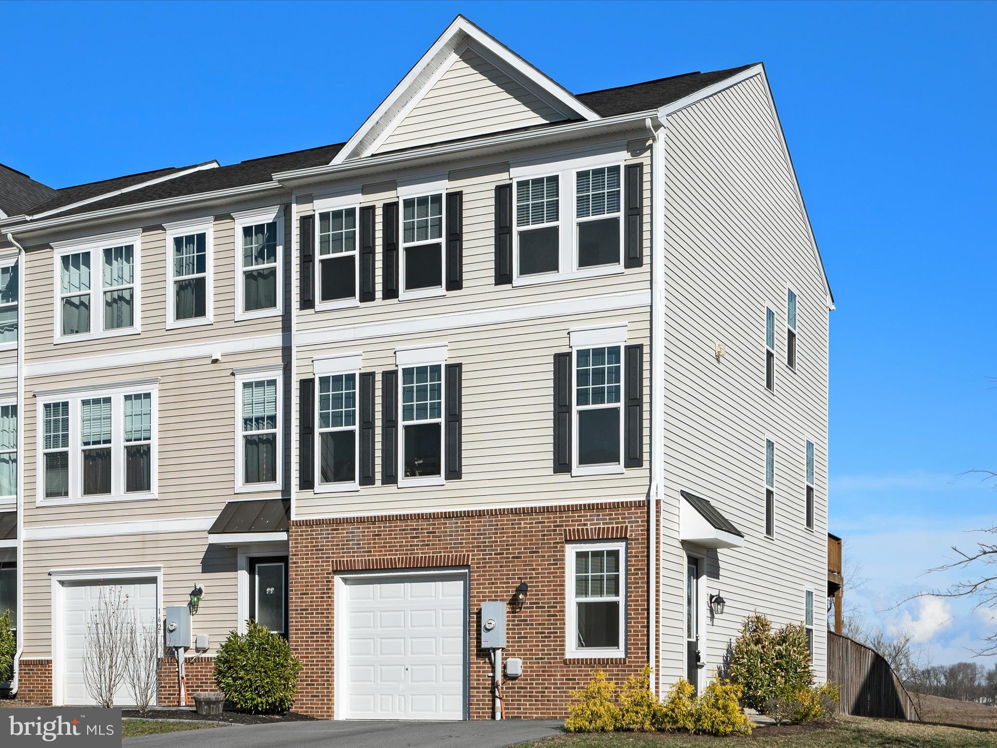 FIELDSTONE - Residential