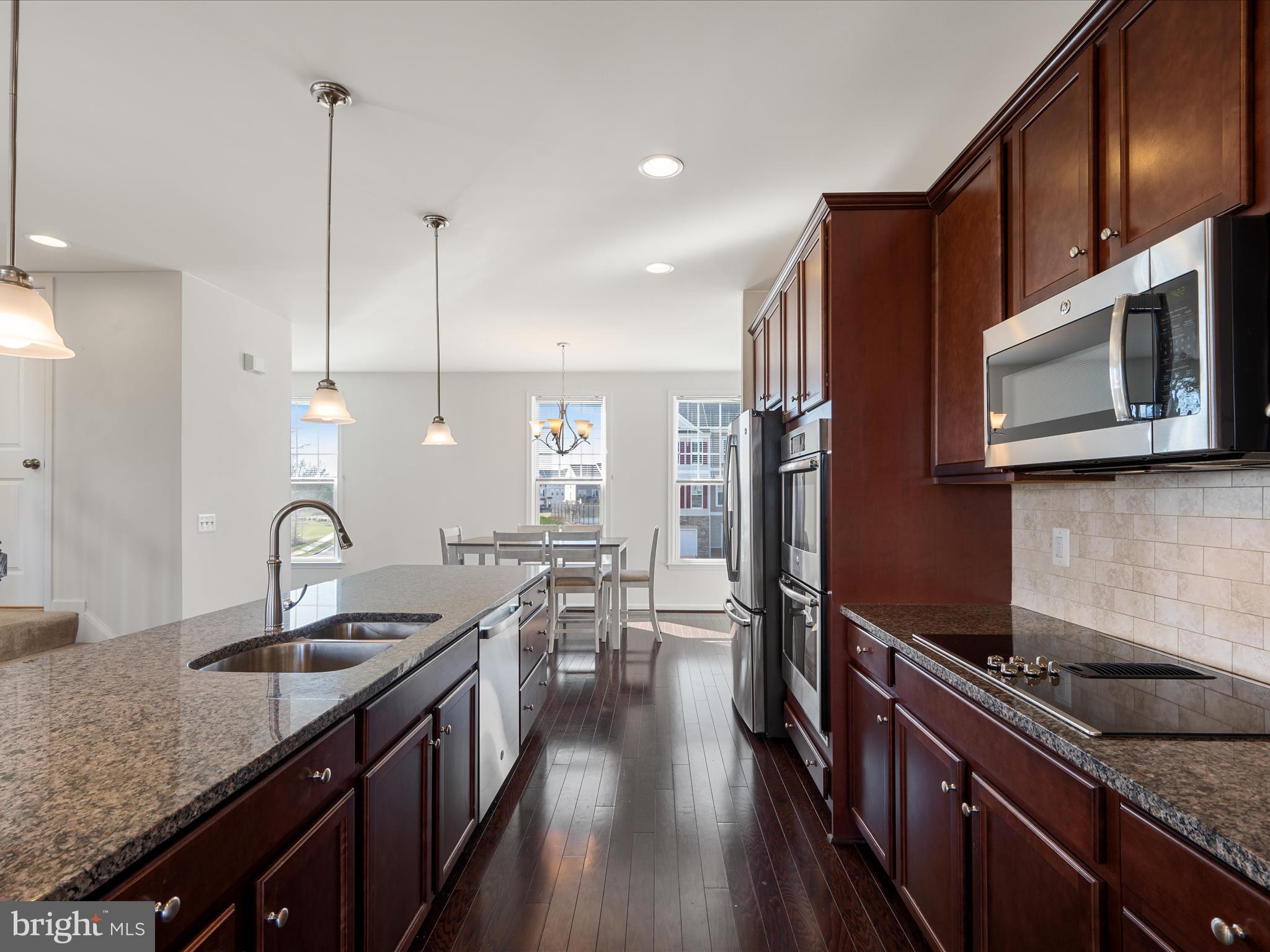 FIELDSTONE - Residential