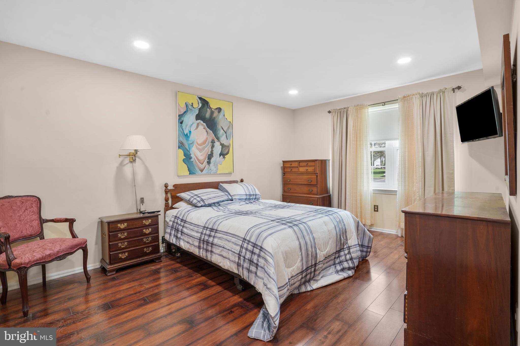 BELMONT STATION - Residential