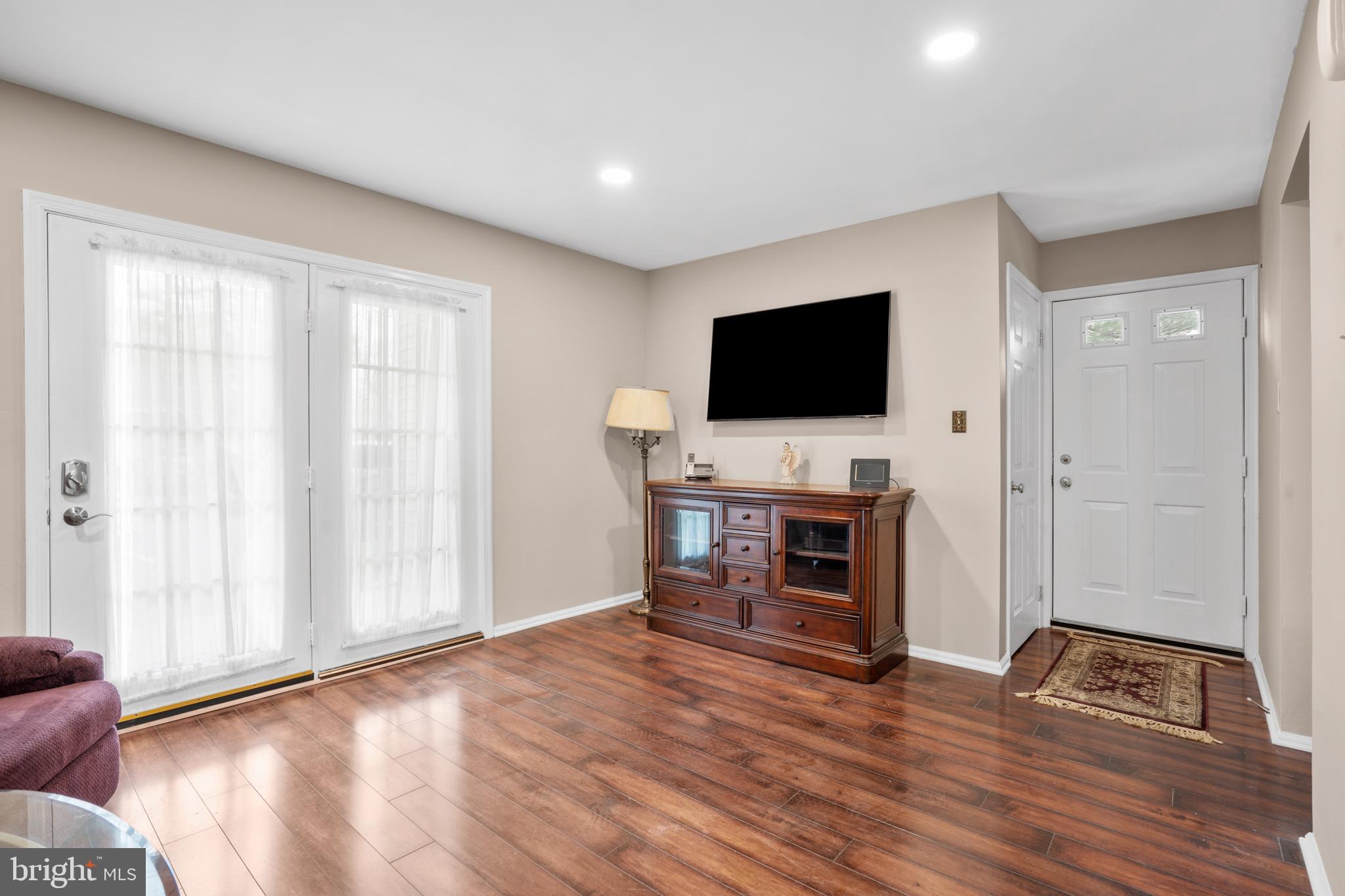 BELMONT STATION - Residential