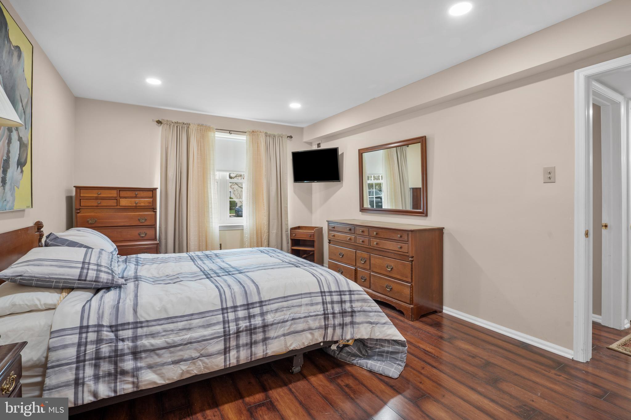 BELMONT STATION - Residential