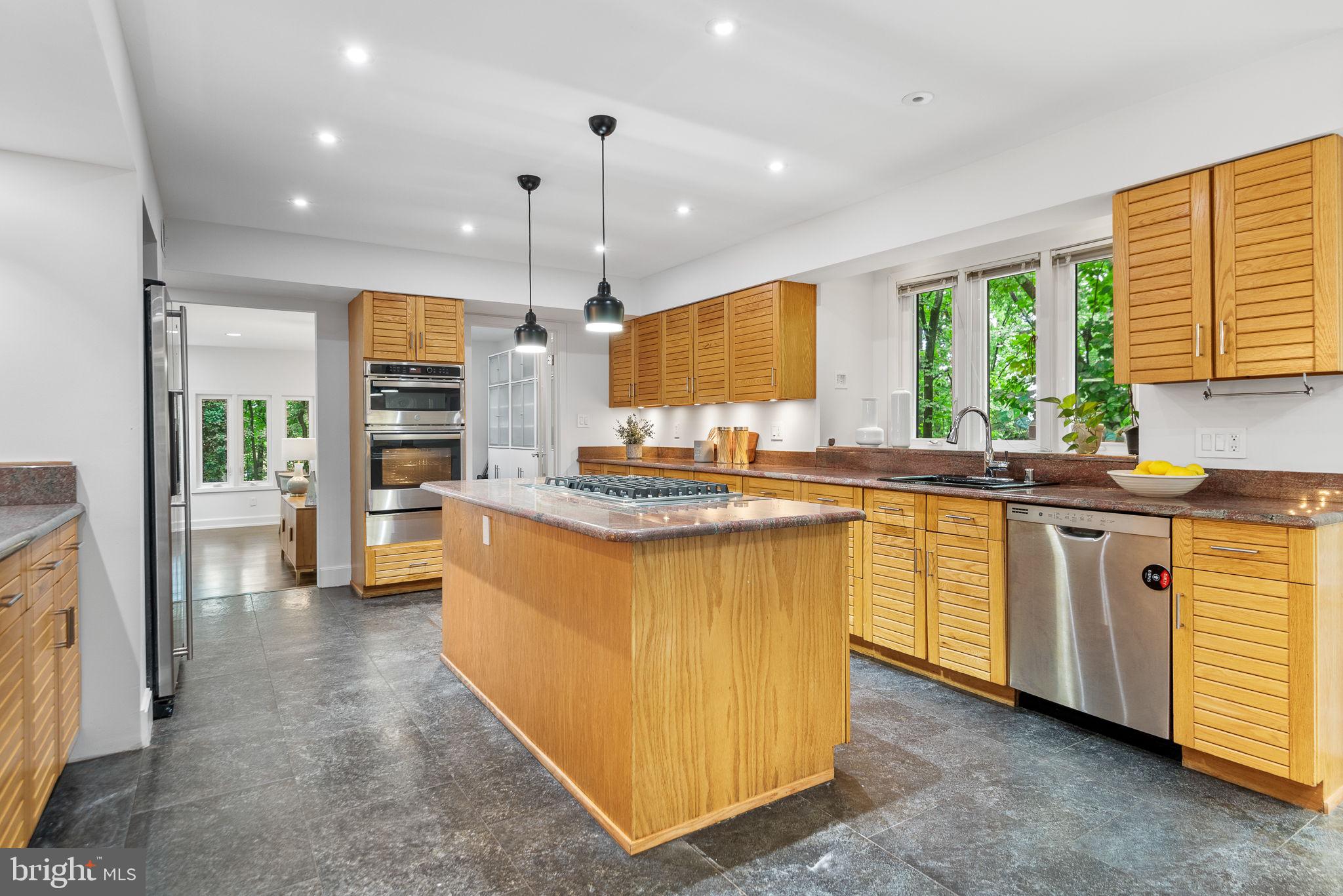 THE PALISADES - Residential