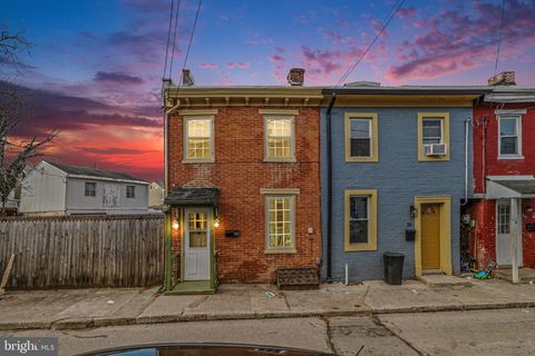 36 KERRS AVENUE CARLISLE PA 17013