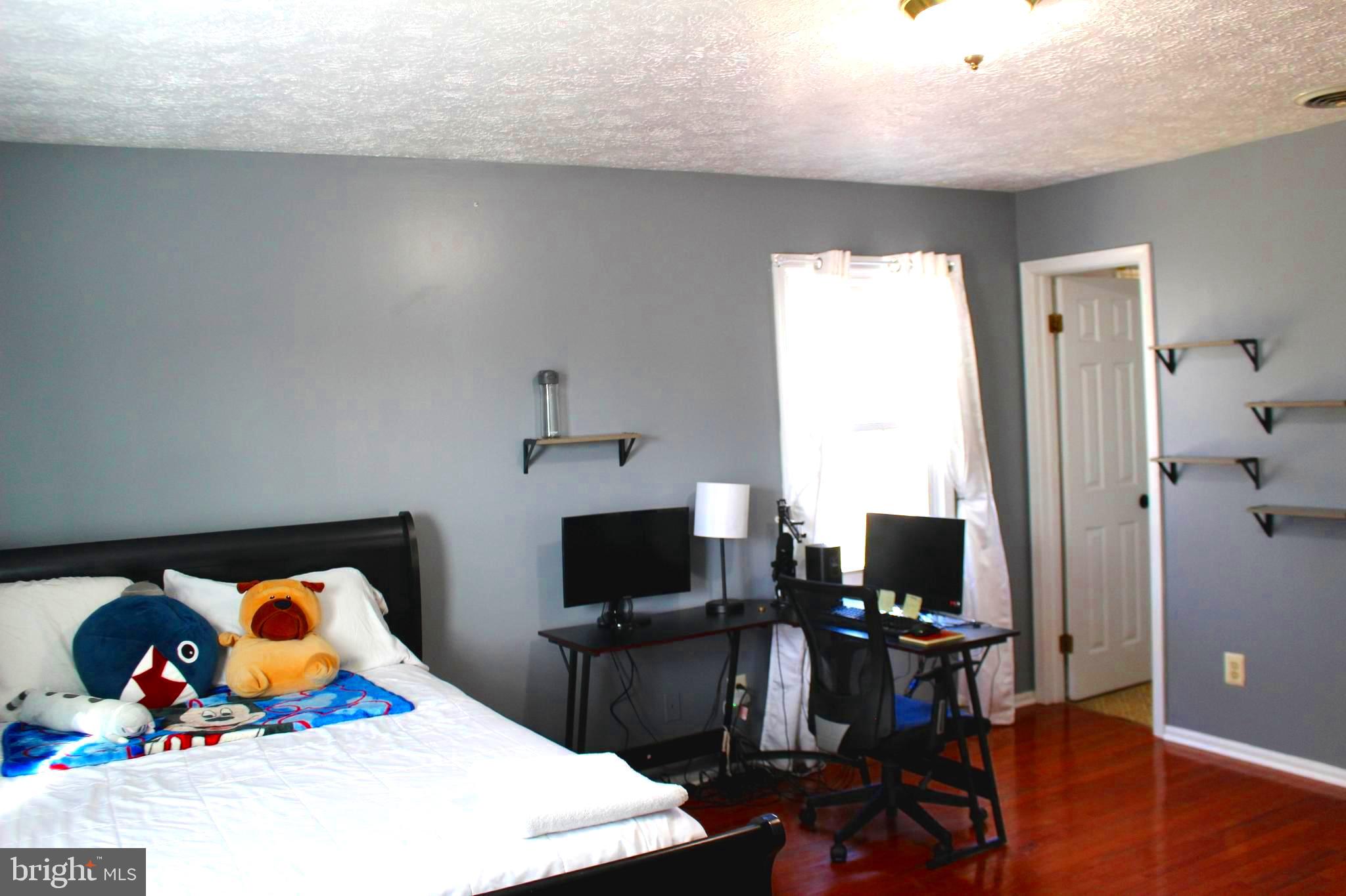 THE KNOLLS - Residential