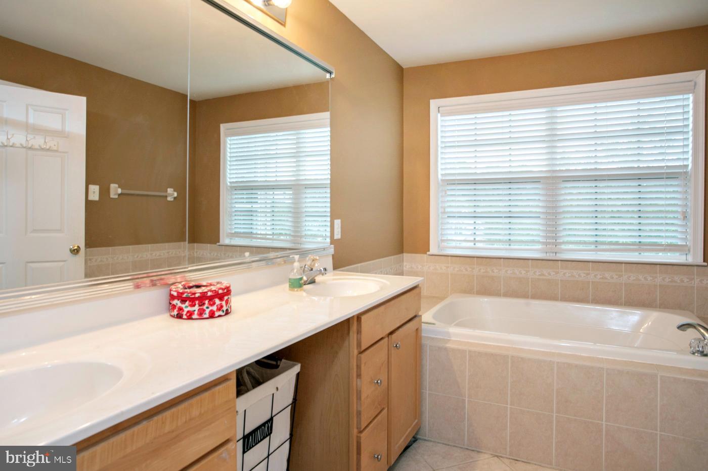 RIVERCREST - Residential