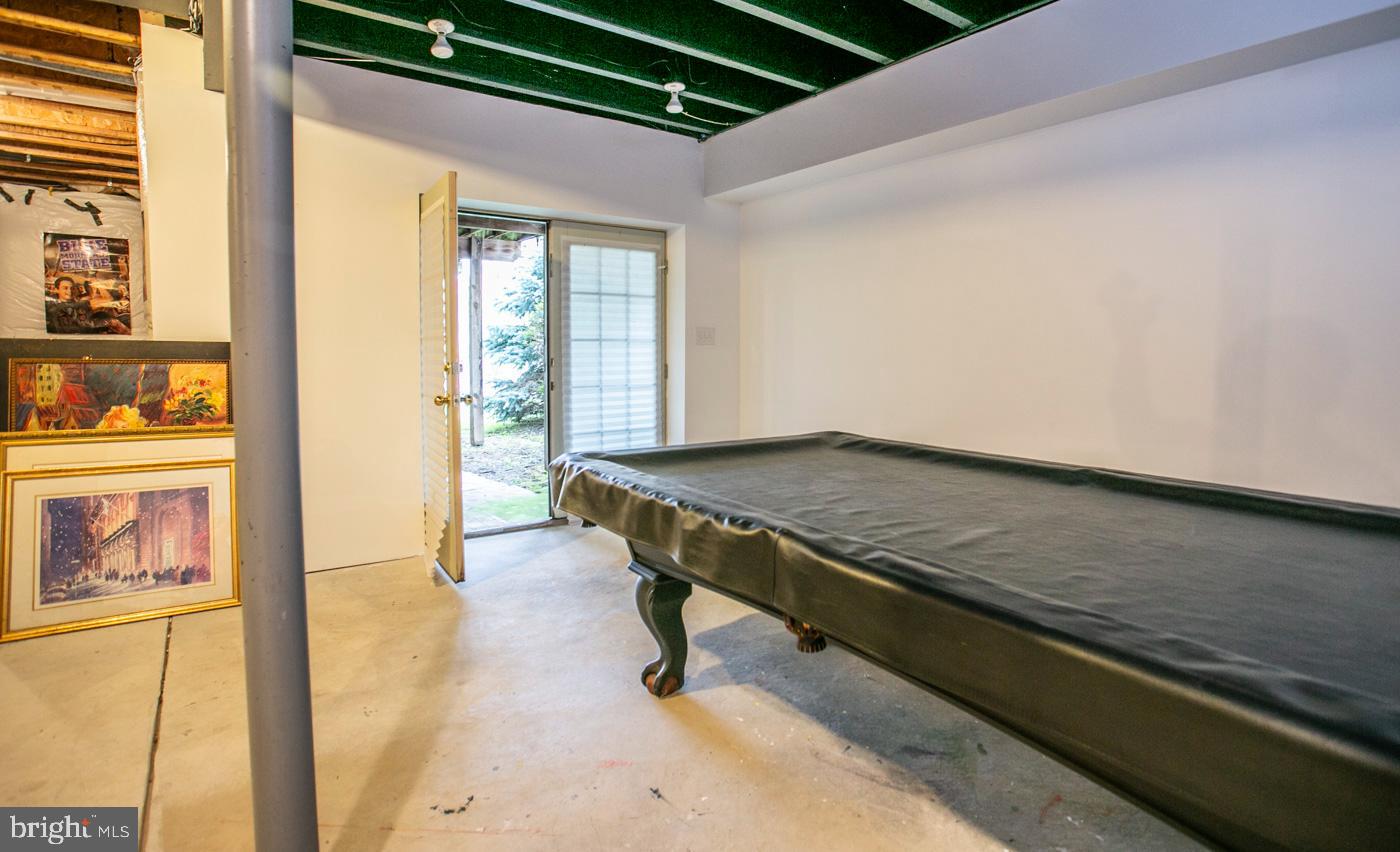 RIVERCREST - Residential