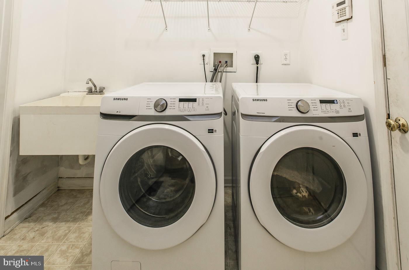 RIVERCREST - Residential