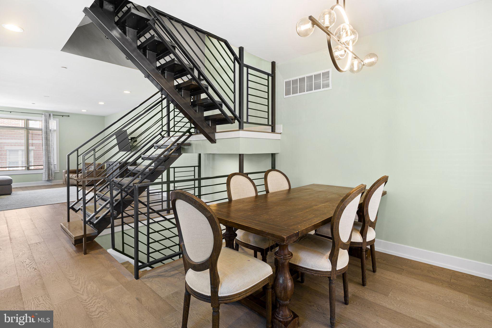 POINT BREEZE - Residential