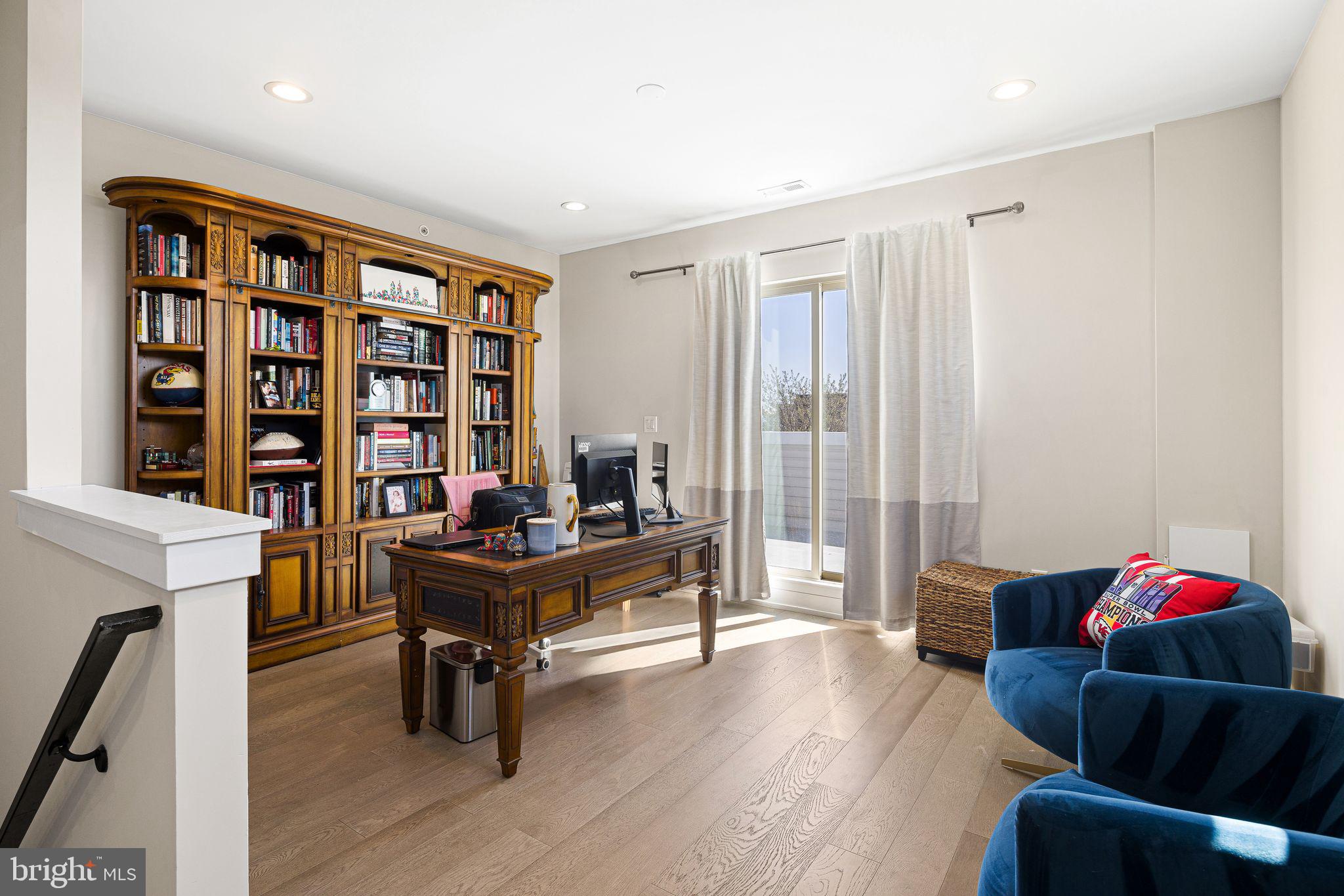 POINT BREEZE - Residential