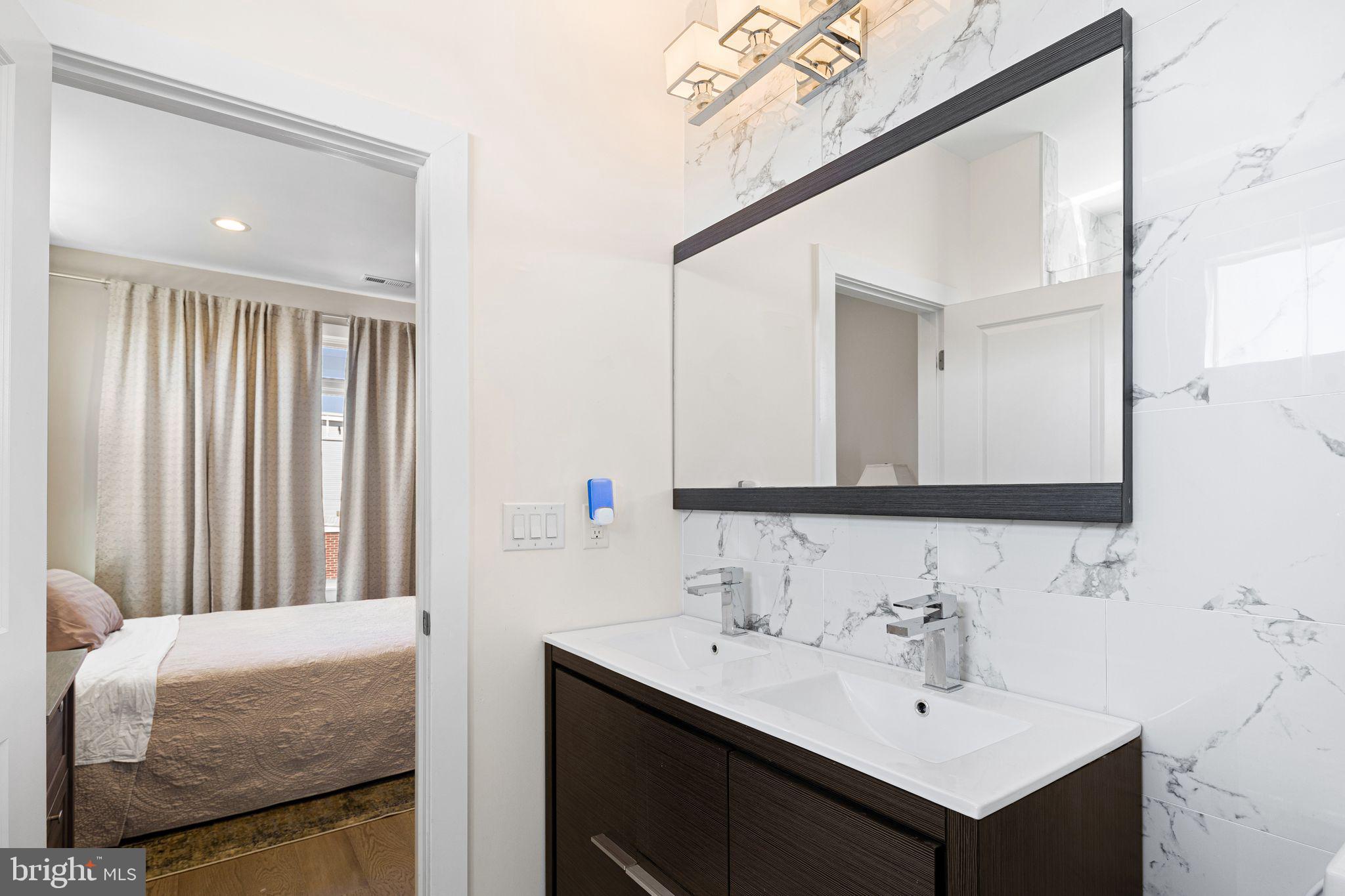 POINT BREEZE - Residential