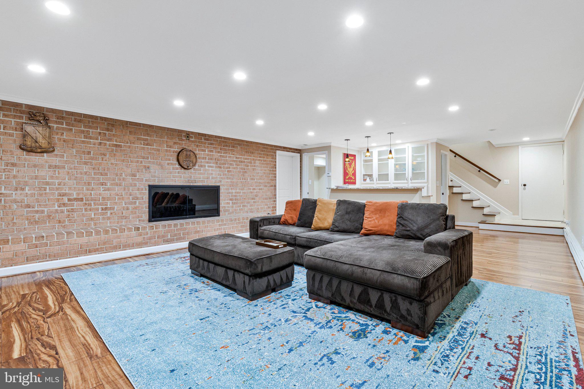 COLLINGWOOD ON THE POTOMAC - Residential