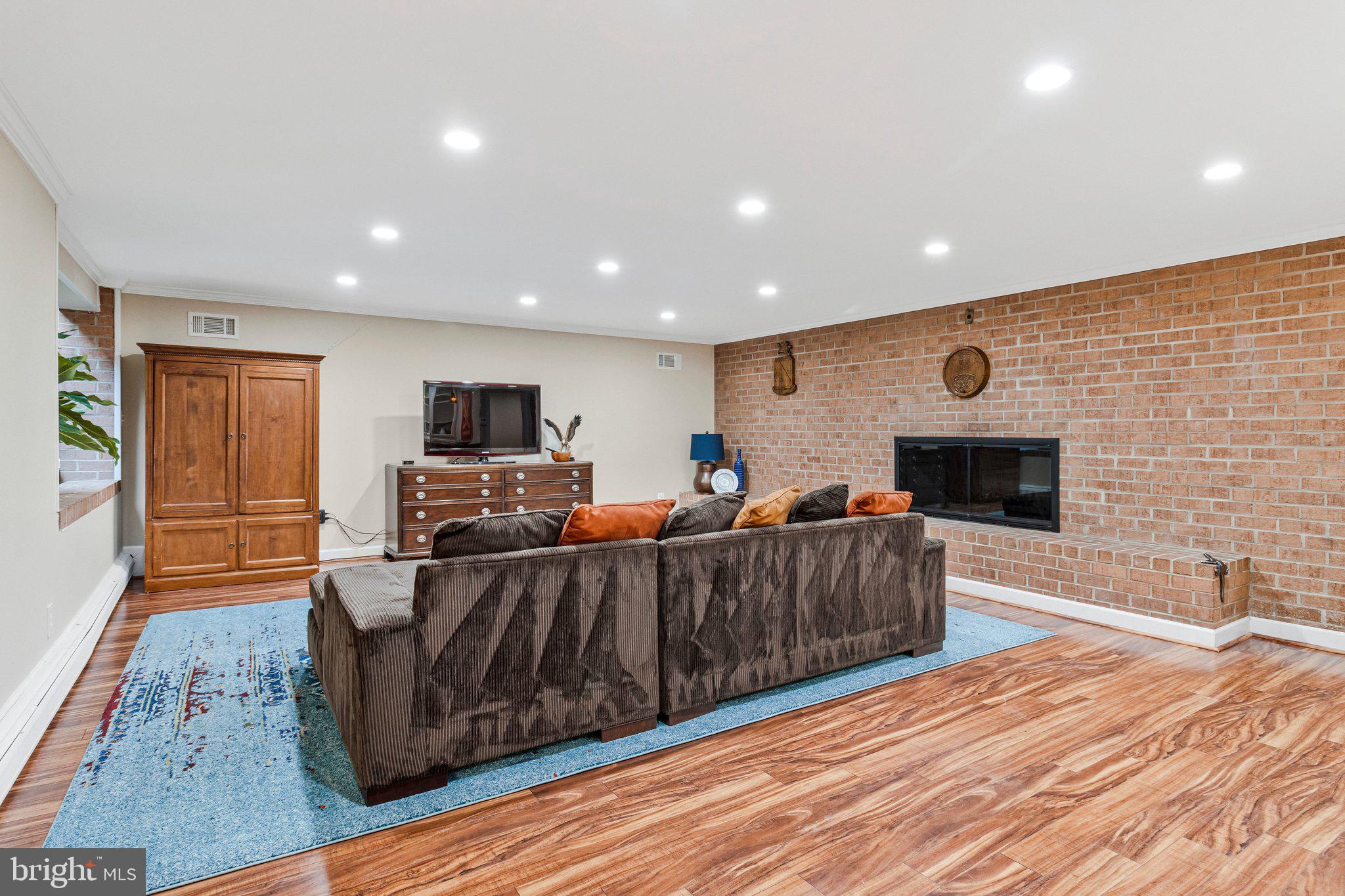 COLLINGWOOD ON THE POTOMAC - Residential