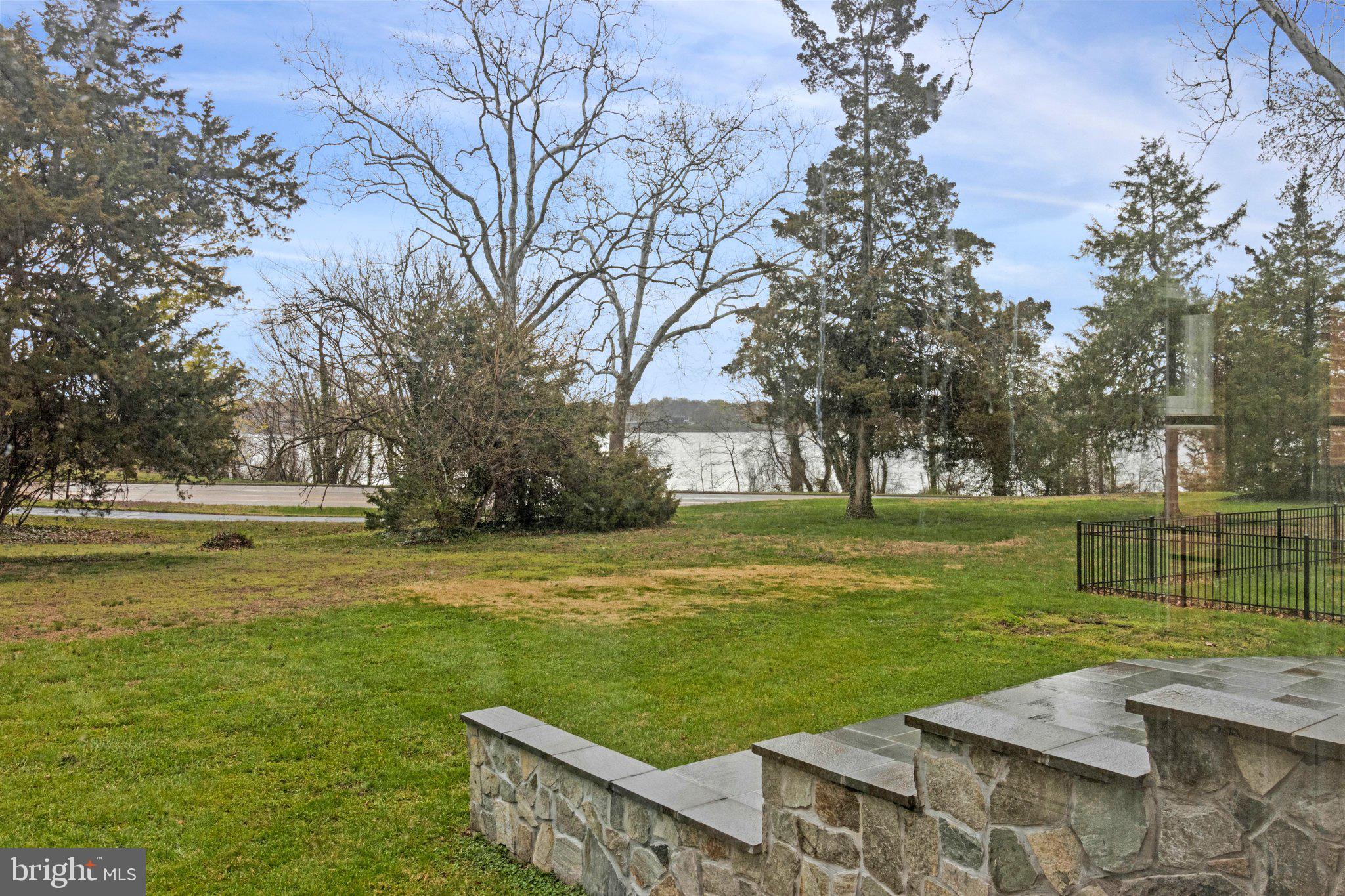 COLLINGWOOD ON THE POTOMAC - Residential