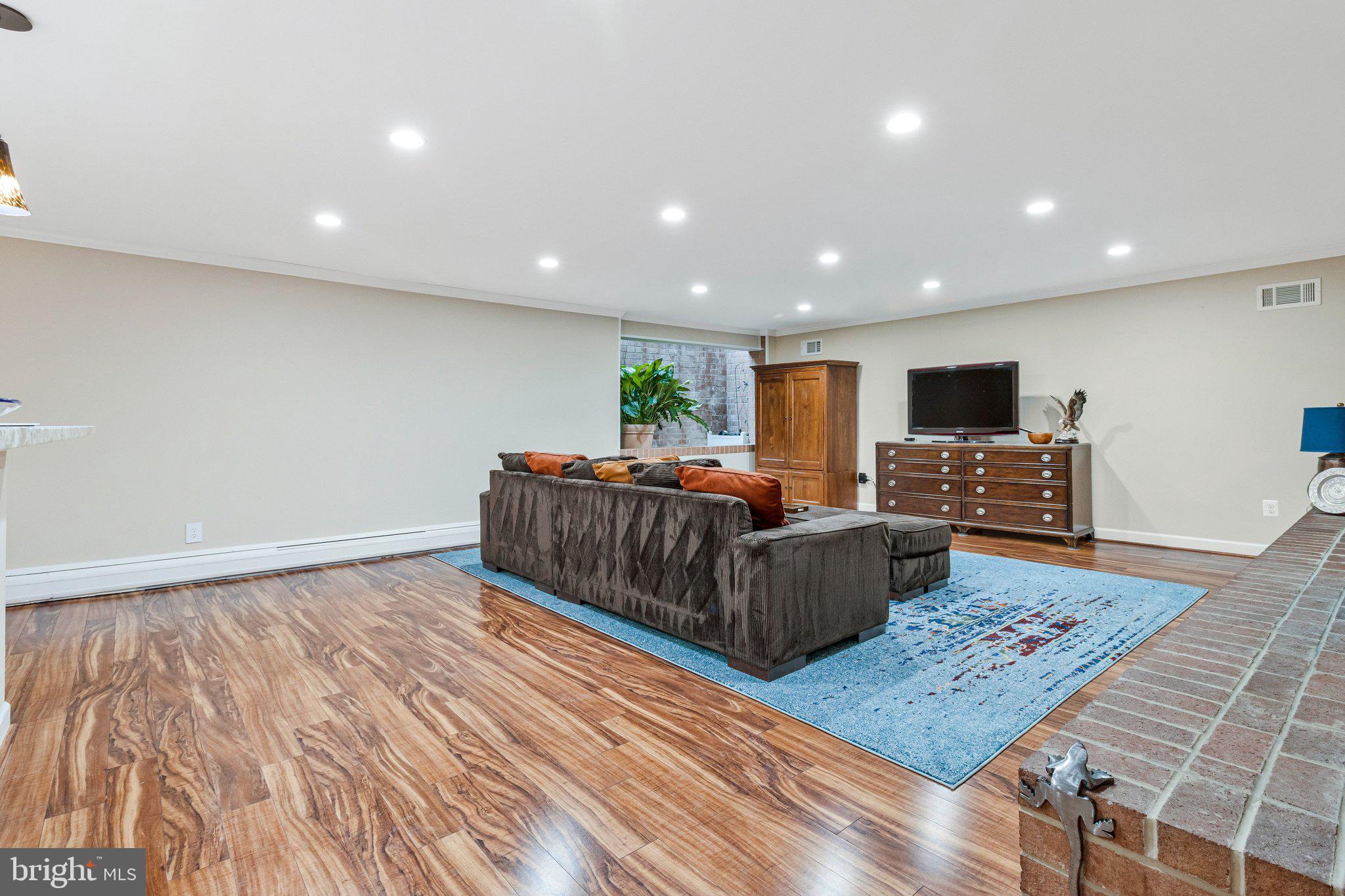 COLLINGWOOD ON THE POTOMAC - Residential
