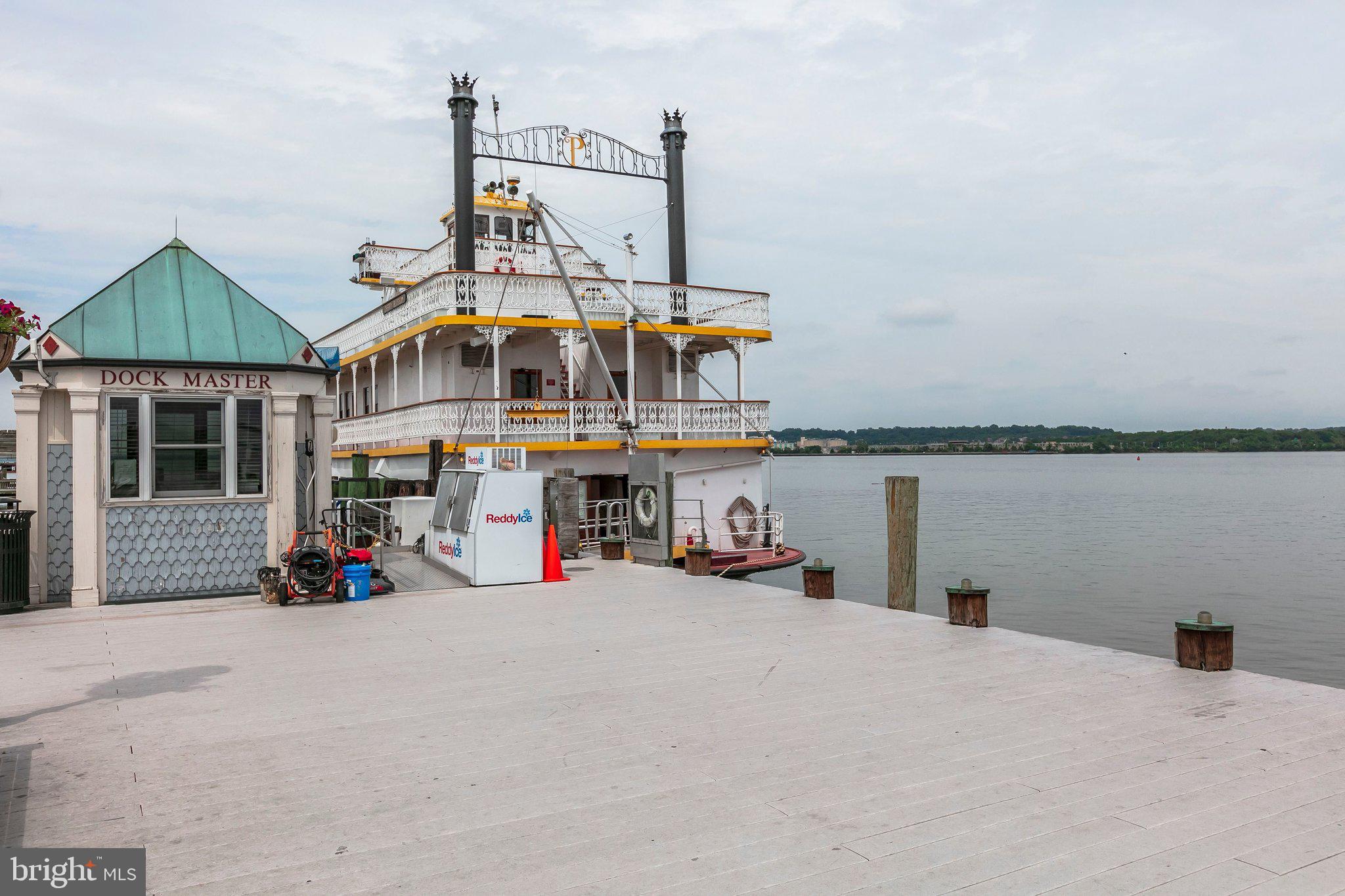 COLLINGWOOD ON THE POTOMAC - Residential
