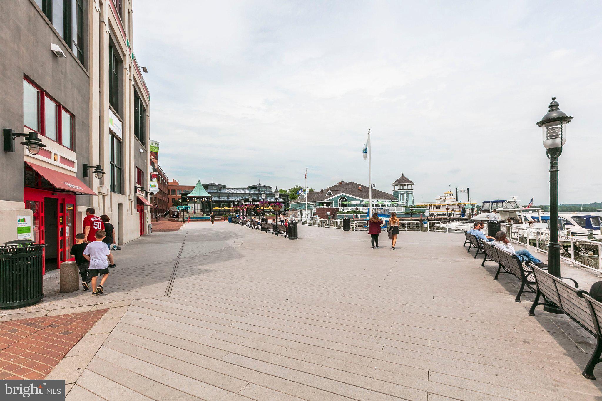 COLLINGWOOD ON THE POTOMAC - Residential