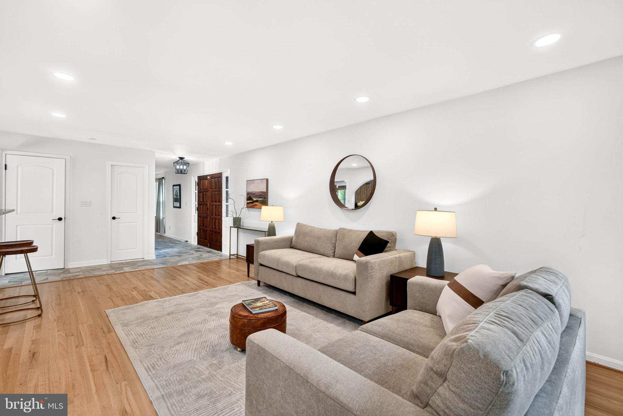 8 MANOR BROOK ROAD