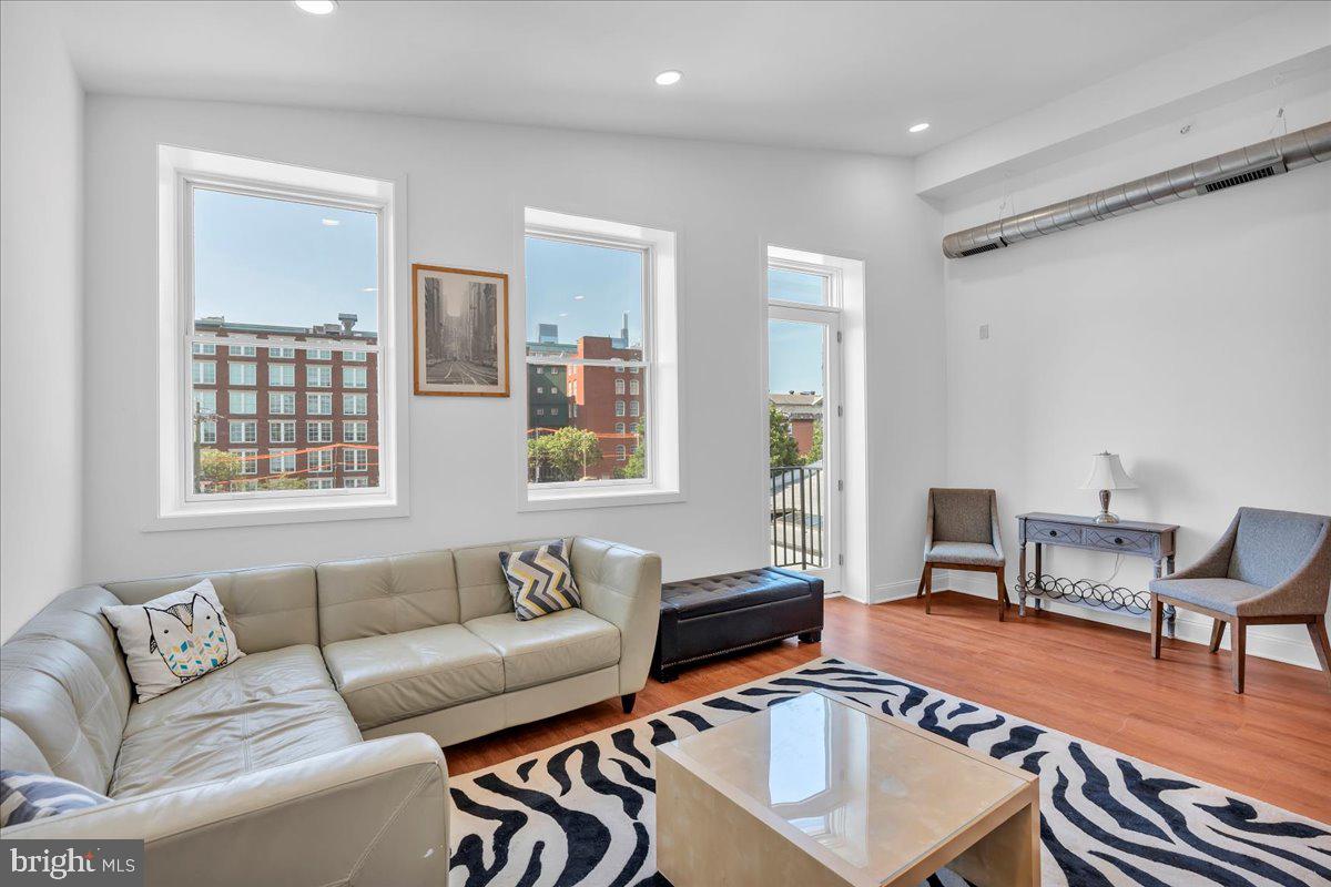 FAIRMOUNT - Residential Lease