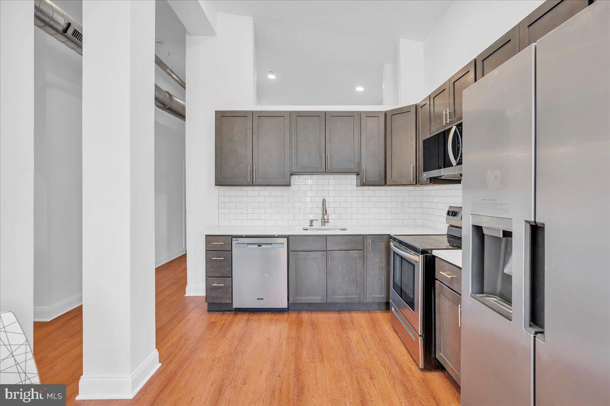 FAIRMOUNT - Residential Lease