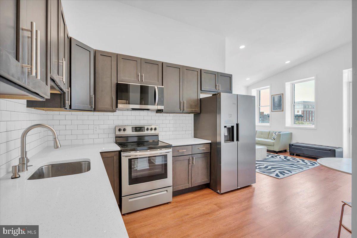 FAIRMOUNT - Residential Lease