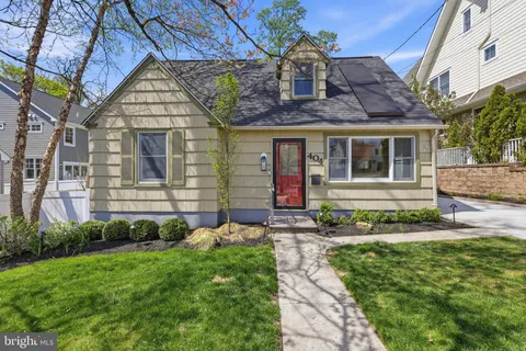 404 Centre Street, Haddonfield, NJ 08033 - #: NJCD2112450