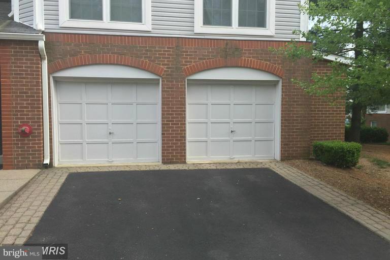 HILLWOOD - Residential Lease