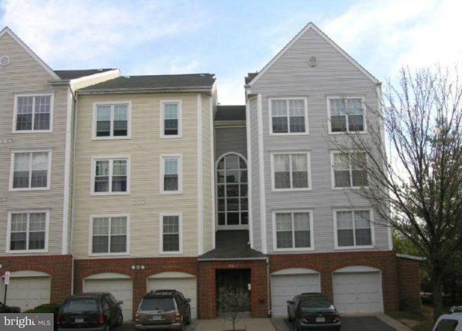 HILLWOOD - Residential Lease