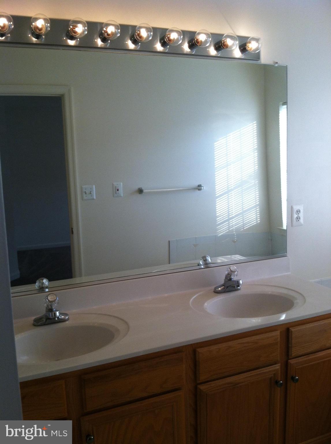 JEFFERSON VILLAGE TH - Residential Lease