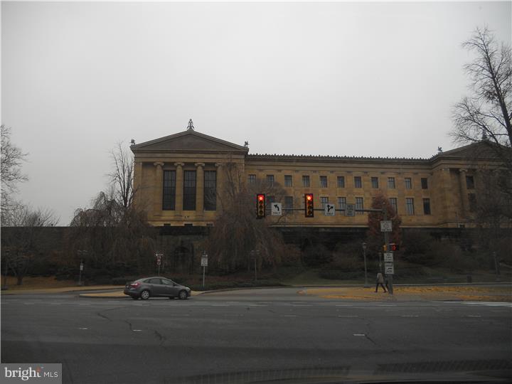 ART MUSEUM AREA - Residential Lease