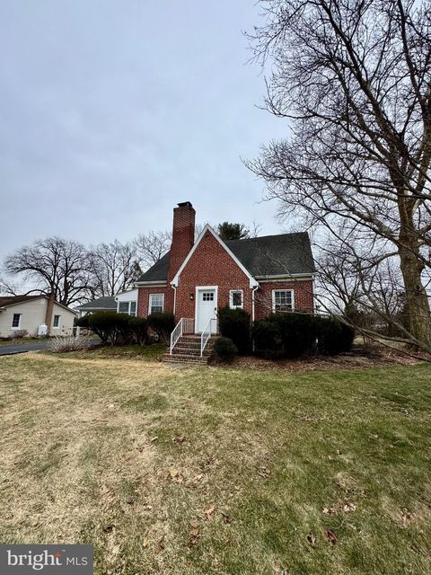 Homes For Sale - 927 Hamilton Street St<br/> CARLISLE, PA 17013