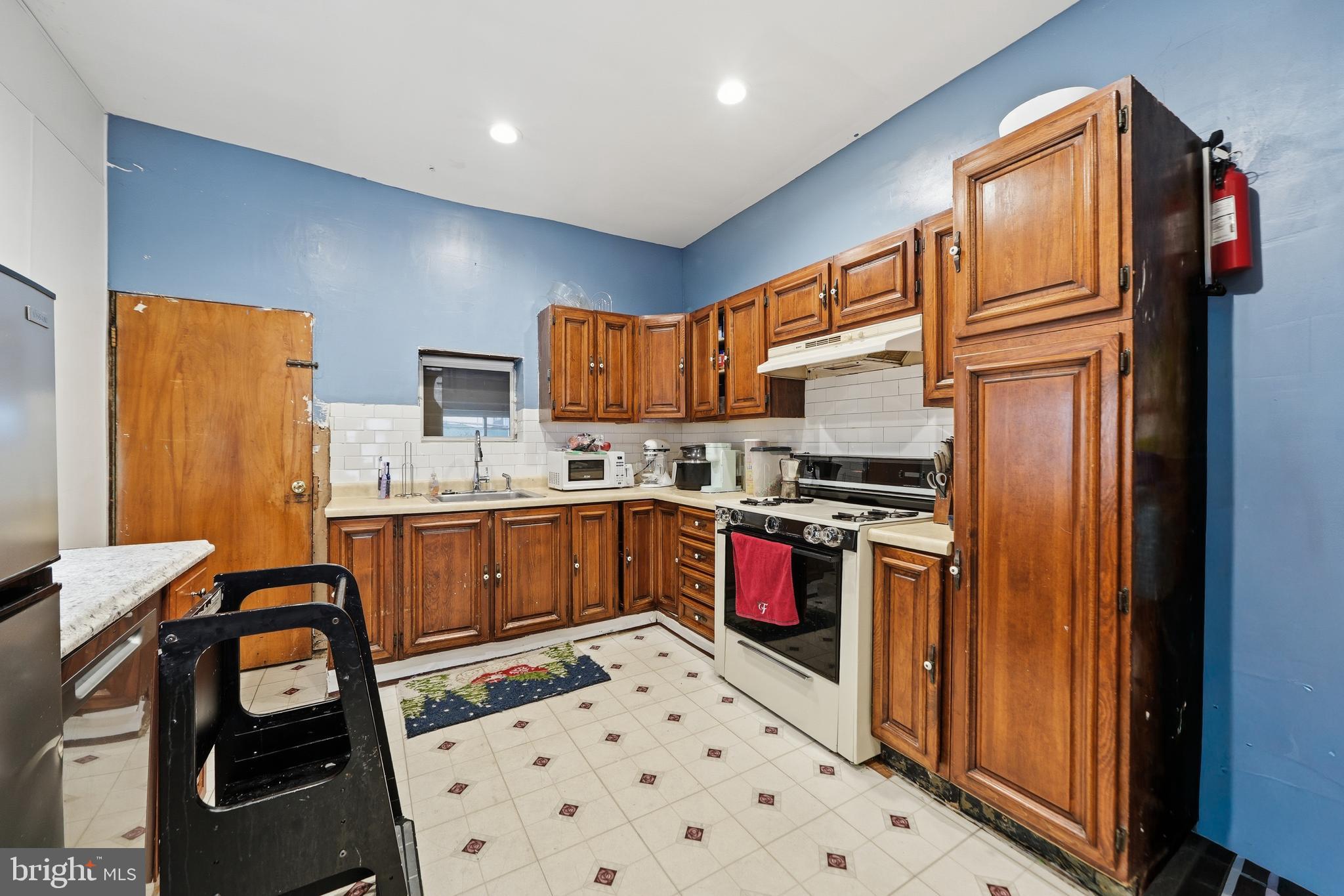 FRANCISVILLE - Residential