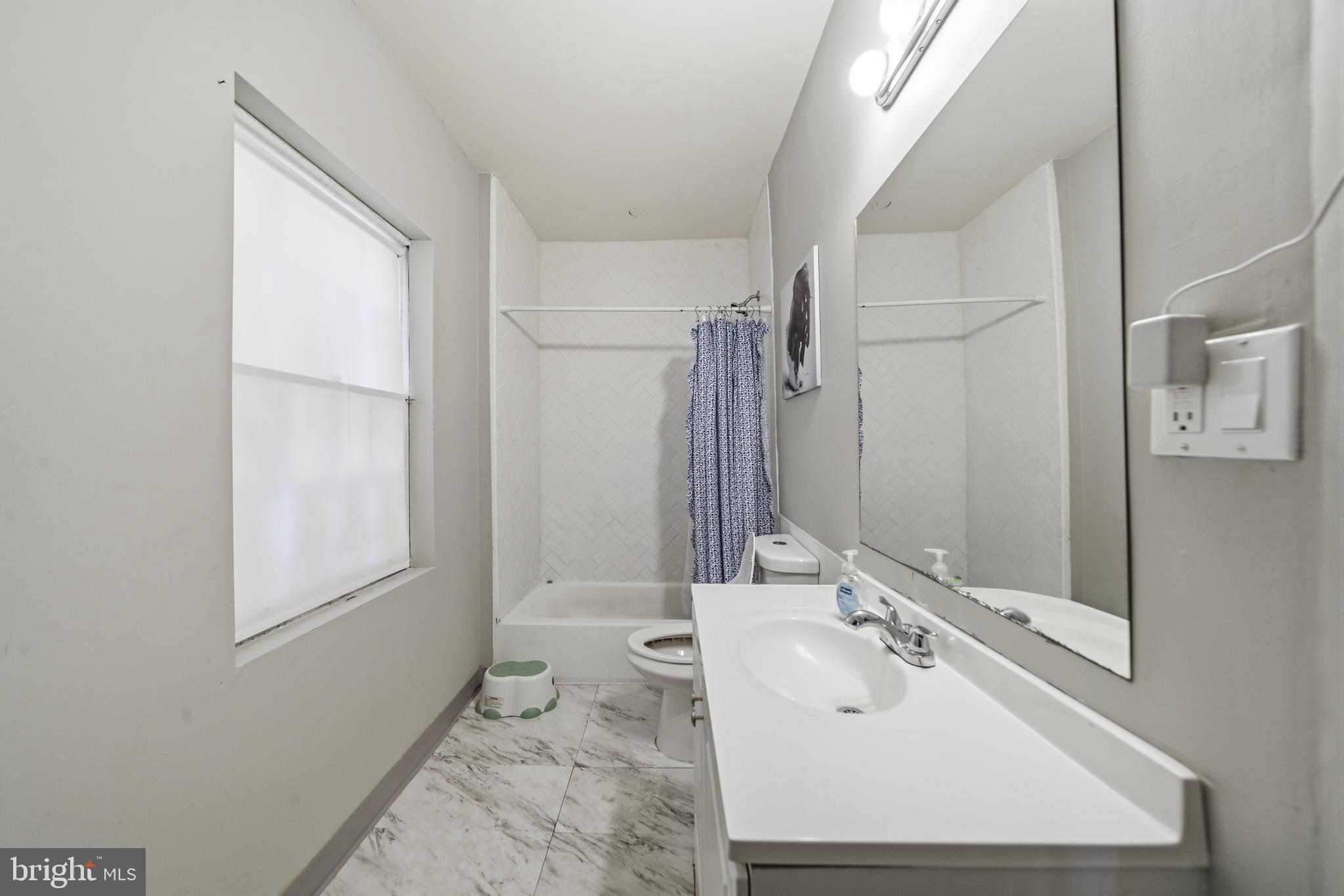 FRANCISVILLE - Residential