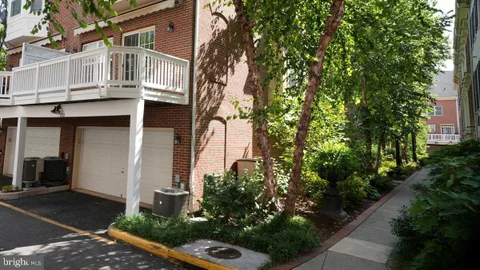 MLS: DCDC2282410